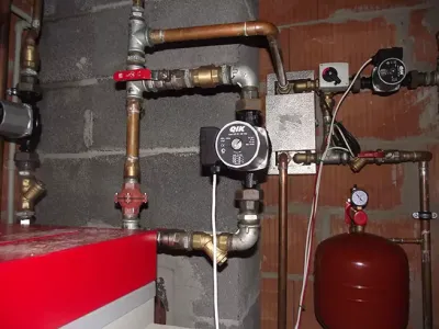 <p>Wykonanie instalacji do kotła eko-groszek wraz z wymiennikiem płytowym oraz zaworem trójdrogowym do CWU.</p>